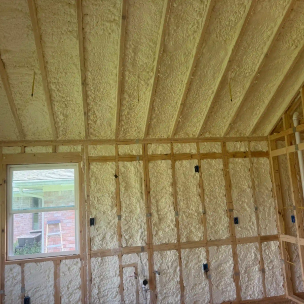 Spray-Foam-Insulation-Service.webp